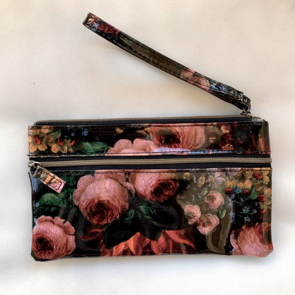 Beautiful floral clutch 💼